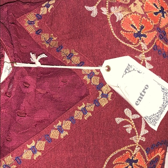 NWT Entro top with stitching - Picture 8 of 8